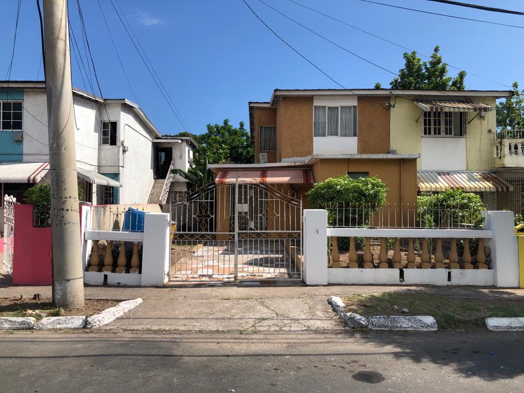 TWO STOREY SEMIDETACHED DWELLING COOREVILLE GARDENS, KGN 20 Scott's